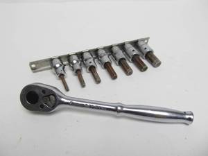 lot 146 image: Vintage SNAP ON Sockets & F-70-NX Socket Wrench