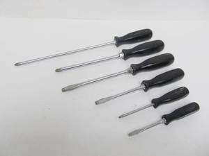 lot 152 image: Set of 6 Vintage SNAP ON Screwdrivers
