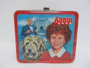 lot 158 image: Vintage Aladdin ANNIE Metal Lunch Box