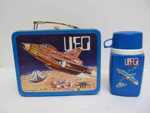 lot 160 image: Vintage UFO Sci-Fi Metal Lunch Box wThermos