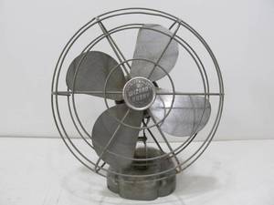 lot 167 image: Vintage Mid Century Industrial WIZARD HUSKY Desk Fan