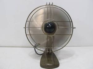 lot 168 image: Vintage Mid Century Industrial AIRSTREAM Desk Fan