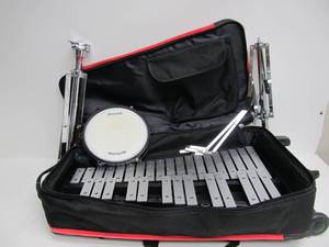 lot 73 image: Nice Condition LUDWIG Xylophone w Stand Accessories & Case
