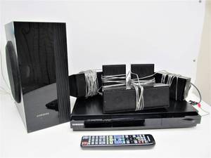 lot 221 image: Nice Clean SAMSUNG Bluray & Surround Sound Speaker System