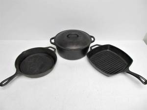 lot 224 image: LODGE Cast Iron Skillets & Dutch Oven
