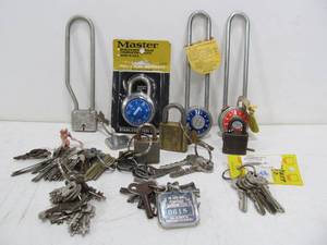 lot 305 image: Lot of Locks wKeys and Many Assorted Vintage & Antique Keys