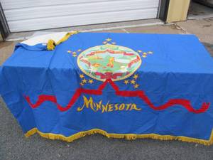 lot 325 image: LARGE Vintage Embroidered MINNESOTA FlagBanner by Fillmore & Bradbury 
