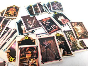 lot 292 image: Lot of Vintage 1970s KISS Trading Cards