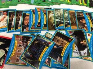 lot 295 image: Vintage 1970s James Bond Incredible Hulk Mork & Mindy Cards