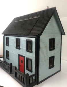 lot 4 image: Excellent Large Hand Made Wooden Dollhouse