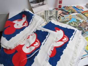 lot 344 image: Large Estate Lot of Misc Vintage Items
