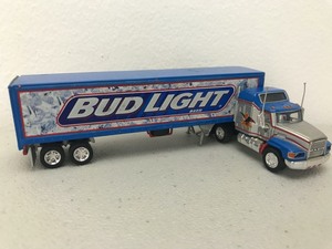 lot 30 image: Bud Light Beer Collectable Miniature Semi-Truck (Discoloration)