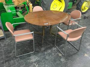 lot 23 image: Dinner Table W Chairs