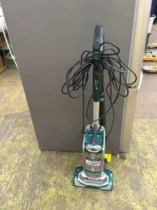 lot 38 image: Shark Vacuum