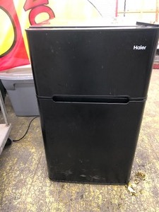 lot 51 image: Haier Mini Fridge