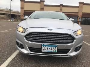 lot 2 image: 2014 FORD FUSION SE  LOW MILES  NO RESERVE