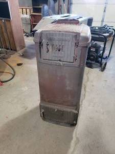 lot 11 image: Warm Morning Model 523 Coal or Wood Stove