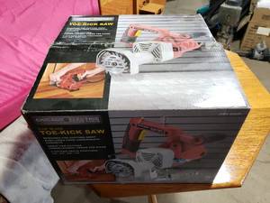 lot 9 image: Chicago Electric Subfloor Toe Kick Saw