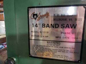 lot 37 image: Grizzly Band Saw