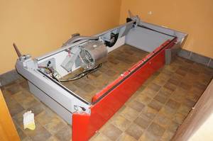 lot 14 image: Tanning Bed Parts