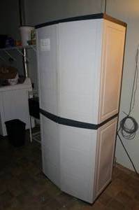 lot 32 image: Plastic Storage Cabinet