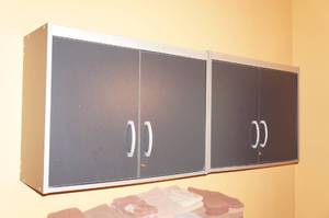 lot 58 image: 2 Wall Cabinets