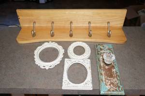 lot 87 image: Vintage Decorative Pieces, Shelf with Hooks