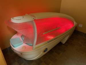 lot 7 image: Scandialife Dermalife Spa Feng Shui Steam Bed