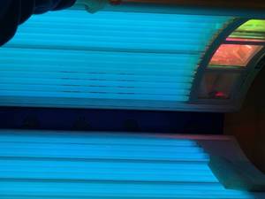 lot 3 image: SunStar 332 Tanning Bed