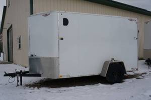 lot 2 image: 2018 H&H 6 x 10 Enclosed Trailer