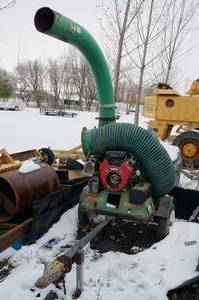 lot 24 image: Billy Goat 20HP Pull Behind Leaf Vacuum