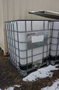 lot 31 image: Liquid Storage Container