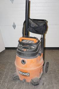 lot 47 image: Ridgid 16 Gallon Shop Vac