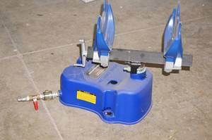 lot 58 image: Air Operated Paint Shaker