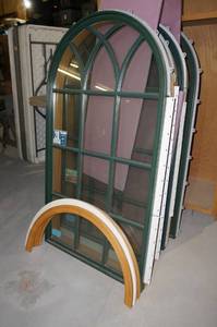 lot 62 image: 4 Jeldwen Windows