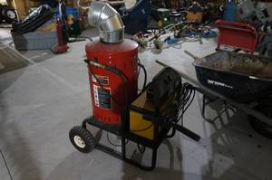 lot 127 image: North Star Steam Cleaner