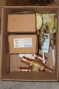 lot 163 image: 1 Brass Valves, Flanges