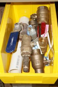 lot 166 image: Assortment of Brass Valves