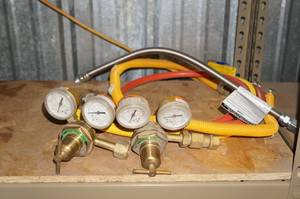 lot 168 image: Regulators, Hoses