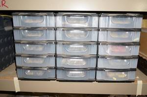 lot 222 image: Small Storage Drawers with Contents