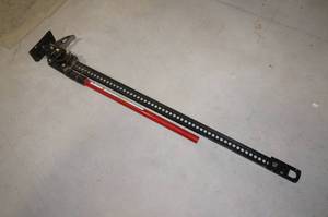 lot 231 image: Hi-Lift HL-604 Jack