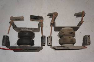 lot 247 image: Pickup Truck Overload Air Bags