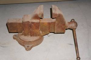 lot 294 image: Craftsman 5163 4.5 Machinists Vise