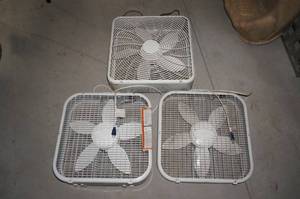 lot 297 image: 3 Box Fans