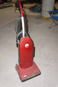 lot 311 image: Riccar Vacuum