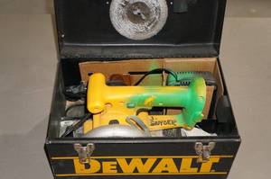 lot 312 image: DeWalt 18V Cordless Saw in Case with Charger