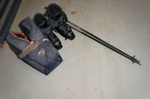 lot 322 image: Ski Boots and Poles