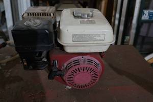 lot 364 image: Honda Small Gas Engine
