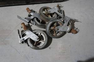 lot 382 image: Large Industrial Casters - 8 Wheels