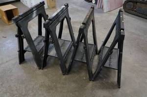 lot 400 image: 4 Plastic Sawhorses